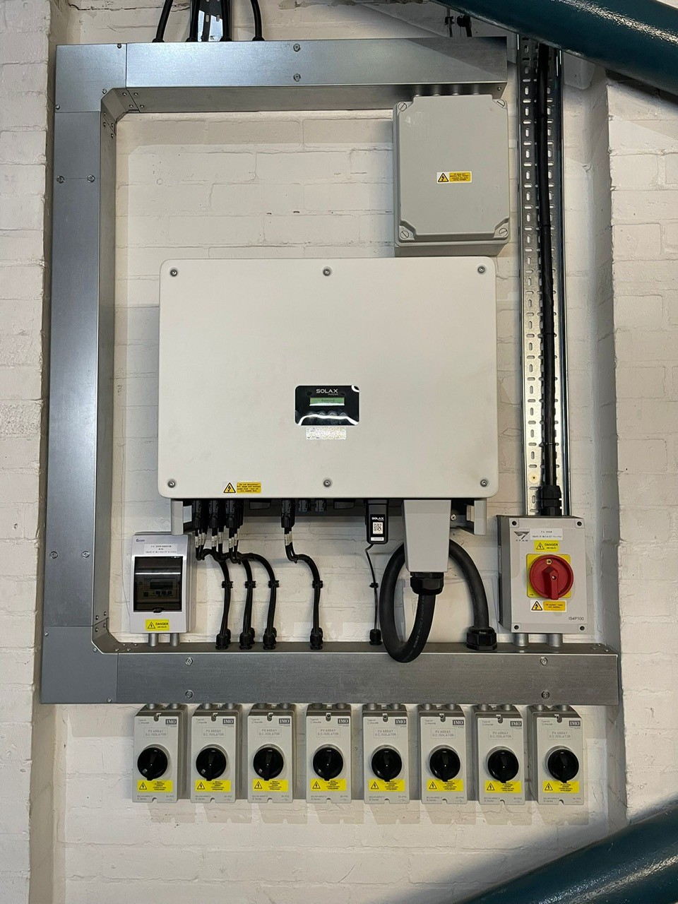 3-phase commercial solar inverter installation